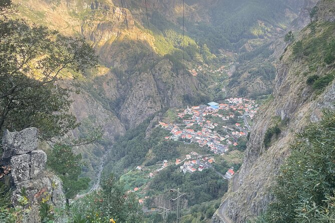 Madeira Essence Half Day Tour for Cruises - The old-town walk: painted doors, shops, and the market as your hub