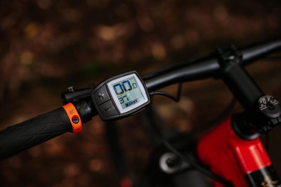 Madeira: Full Day E-Bike Rental - Entering the day: helmet, lock, and getting route-ready