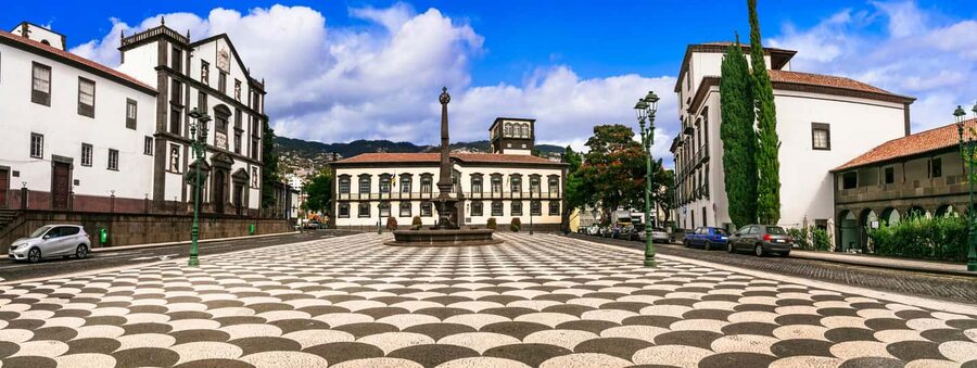 Madeira: Funchal's Eco Private City Tour - Barreirinha Beach and Miradouro da Vila Guida: break + panorama