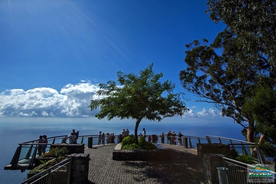 Madeira: Half-Day Nun's Valley and Sea Cliff Tour - Câmara de Lobos: sea views plus the classic fishing-village vibe