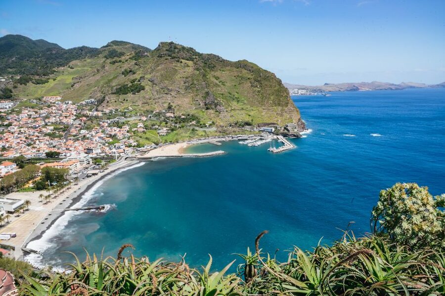 Madeira: Half-Day Pico Areeiro Jeep Tour - Portela Viewpoint and the North Coast: A Coastline Framed by Mountains
