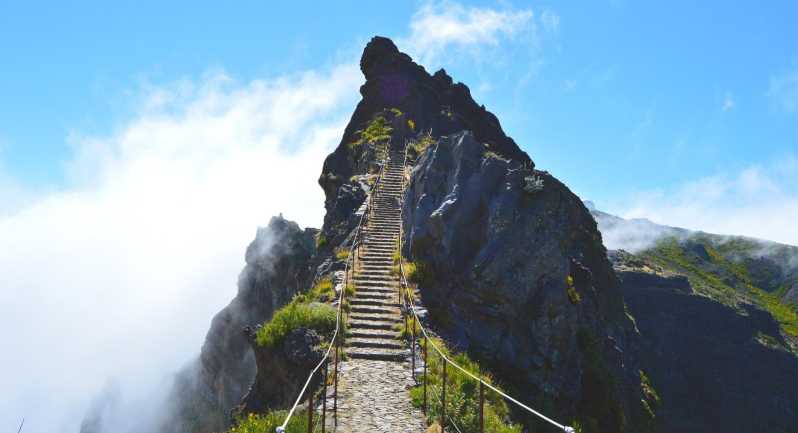 Madeira: Heavenly Sunset Pico do Arieiro with Snacks & Wine - Pico do Arieiro: Photo Stops, a Guided Viewing, and a Real Sunset Window