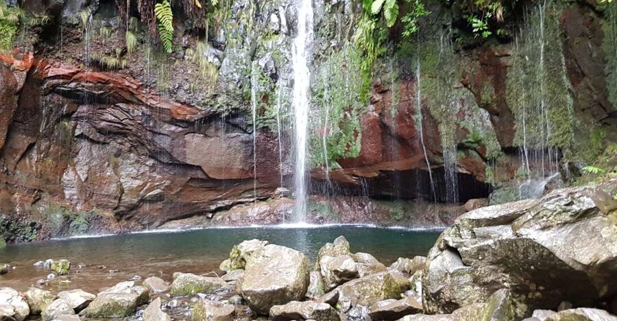 Madeira: Mountain Walk with Lagoon and Waterfalls - Pausing at the 25 Waterfalls: when timing meets crowds