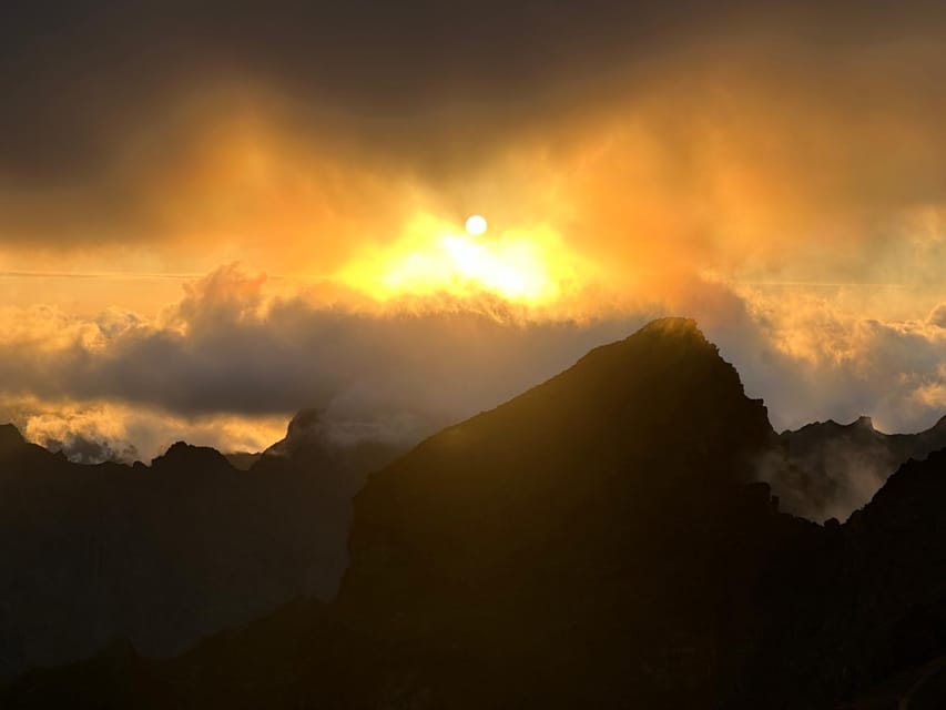 Madeira: Pico Arieiro Sunset with Stairway to Heaven Option - Rain, clouds, and the truth about Madeira weather