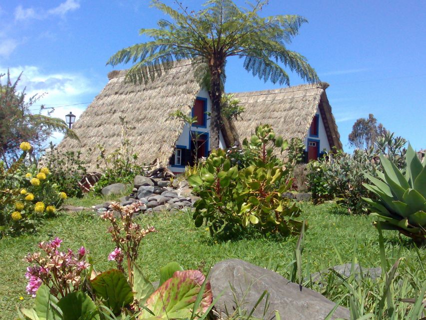 Madeira: Pico do Arieiro & Laurissilva Forest - East tour - Camacha Monument Stop: Quick History Before the Climb