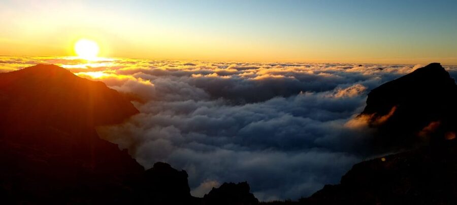 Madeira: Pico do Arieiro Sunrise with East and West Tour - The east side: rugged Ponta de São Lourenço and a Santana photo pause
