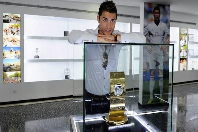 Madeira: Private Cristiano Ronaldo Tour with CR7 Museum - CR7 Museum in Downtown Funchal: Trophies as the Finale