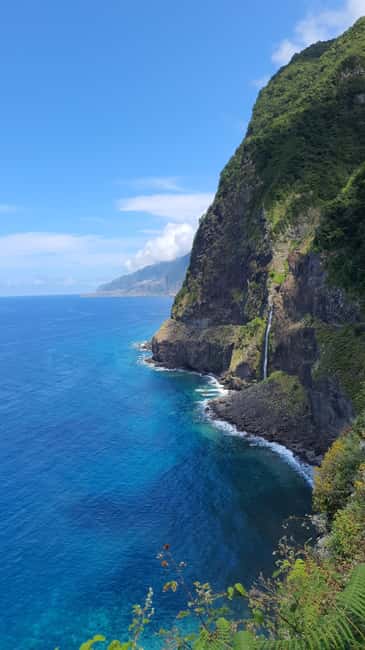 Madeira: Private Guided Tour with Electric Cars - Seixal to Cabo Gírao: viewpoints and the feeling of scale