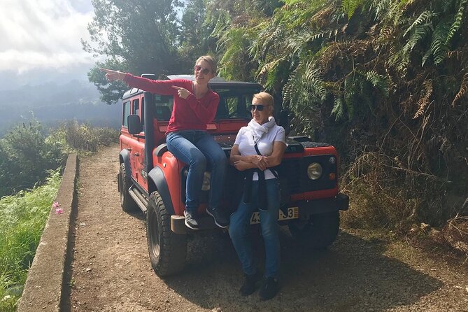 Madeira Private Jeep 4x4: Old Forest Full-Day Tour incl Pico Arieiro - Santana: thatched houses, village time, and a flexible meal moment