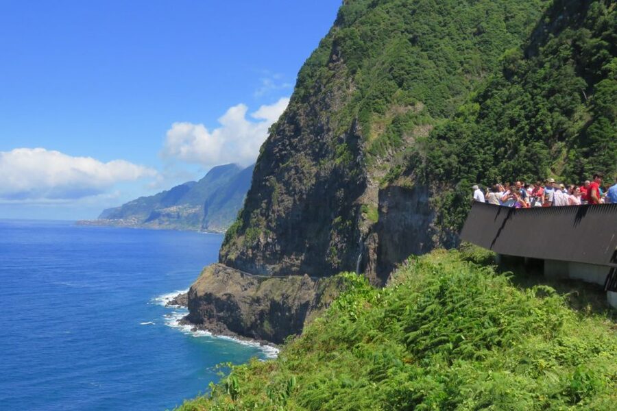 Madeira : Private wine experience by 4WD - Chão da Ribeira and Laurissilva: waterfalls, cow sheds, and Atlantic views