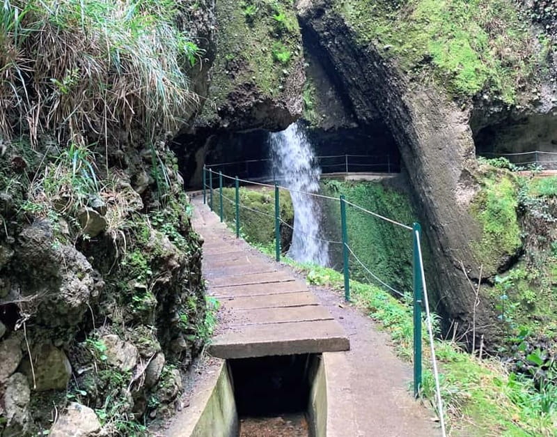 Madeira: Reach the Sun Hike Levada Nova Moinhos Ponta do Sol - Madalena do Mar picnic stop: refuel without rushing
