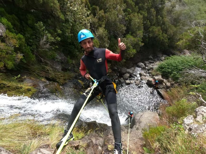 Madeira : Ribeira das Cales Canyoning (Level 1) - Mid-canyon break with KitKat and water
