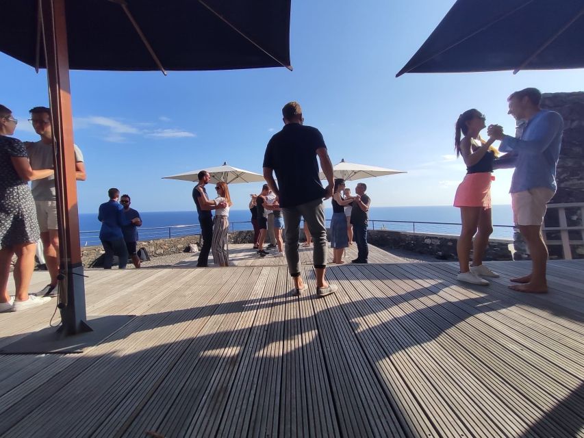 Madeira: Salsa and Bachata dance and discovery experience - What to bring so the hour goes smoothly