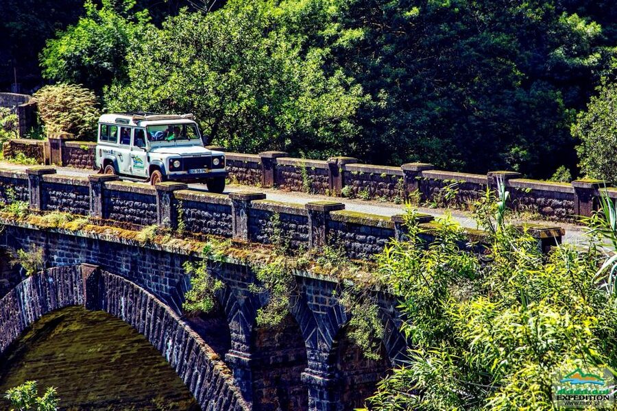Madeira: Santana Jeep Safari and Referta Levada Walk - Porto da Cruz: the rum distillery stop that smells like Madeira