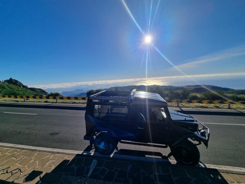 Madeira : Santana, Pico Arieiro, walk full day 4x4 Jeep tour - Pickup and drop-off: keep it simple around Funchal