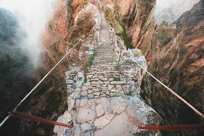 Madeira: Sunrise at Pico do Arieiro & Hike Larano trail - The optional Stairs of Heaven (PR1): short distance, real intensity