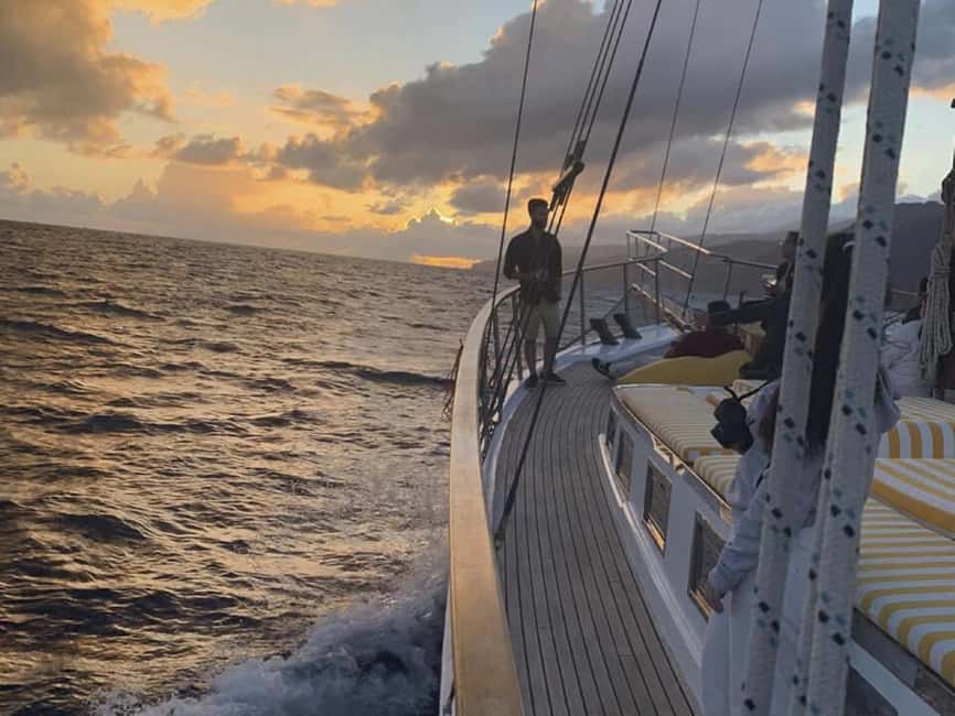 Madeira: Sunset Cruise With a Swim and Drink - Key highlights at a glance