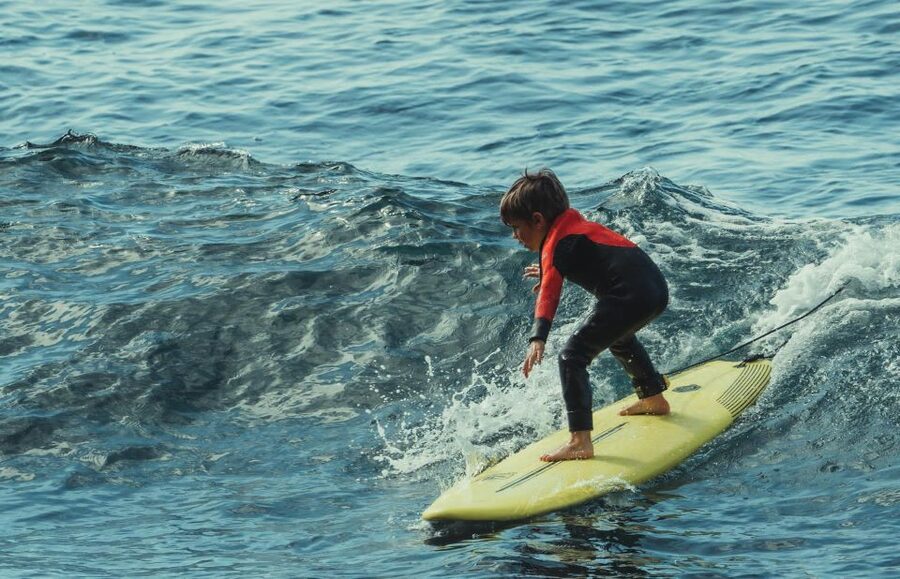 Madeira : Surfing Experience for all - Lesson types that match your group: private, small group, family, couple