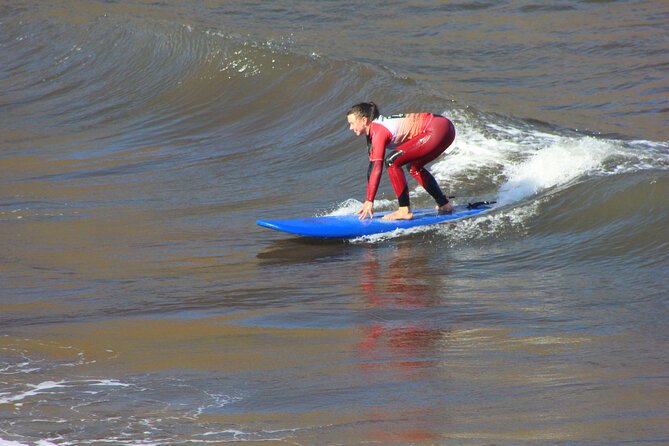 Madeira Surfing Lessons - Aroundfreedom Surf School - What happens in the 2-hour lesson: theory, warmup, and 1h30 on the water