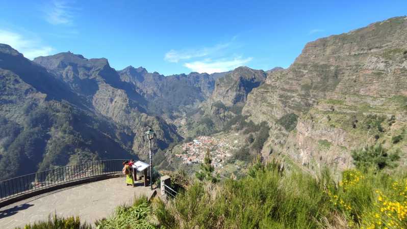 Nun's Valley & Pico dos Barcelos Madeira Island Tour - Pico dos Barcelos: the Funchal and ocean “welcome” viewpoint