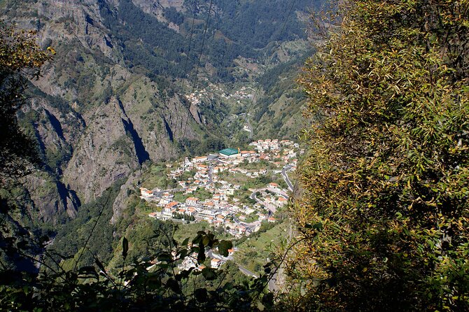 Nuns Valley Tour - Madeira Island Excursion - Eira do Serrado at 1,095 m: Nuns Valley’s Mountain Bowl in Full View