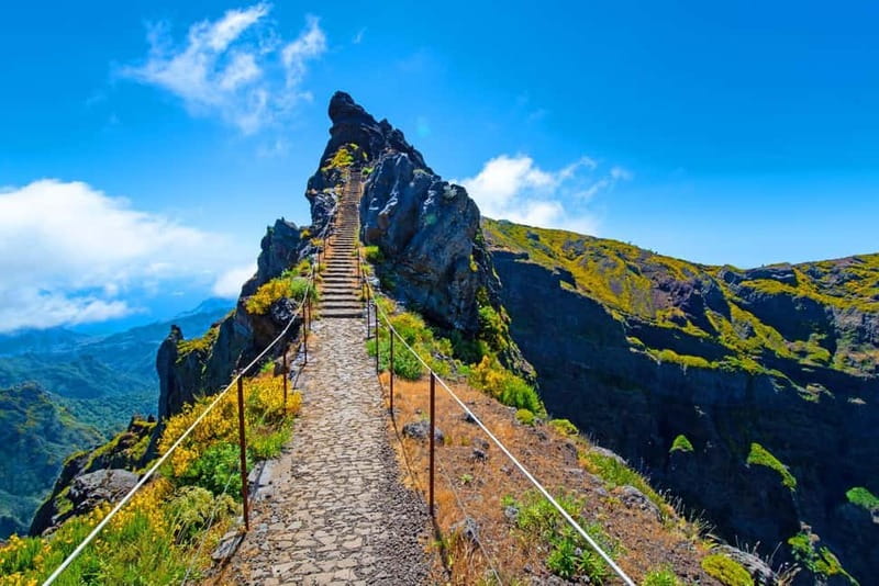 Pico Areeiro to Pico Ruivo Madeira Island Walk - Getting from Funchal to Pico do Areeiro: vans, pickup zones, and timing