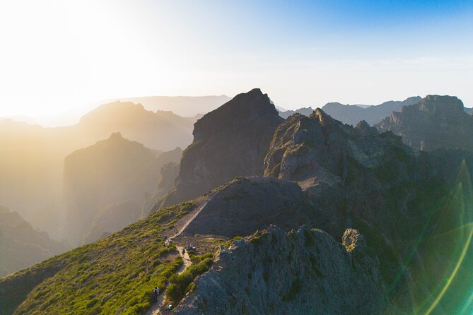 Pico do Areeiro and Balconies Tour East - Stop 3: Miradouro do Guindaste (Faial) for a Quick Scenic Reset