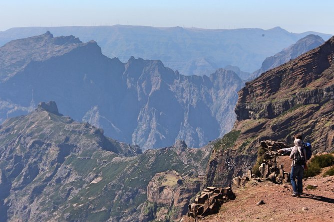 Pico do Areeiro to Pico Ruivo (PR 1) - Hiking Tour in Madeira - A mountain day with a guide: Pico do Areeiro to Pico Ruivo