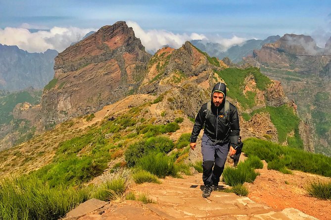 Pico do Areeiro to Pico Ruivo (PR 1) - Hiking Tour in Madeira - Ninho da Manta: the best payoff before the steep grind