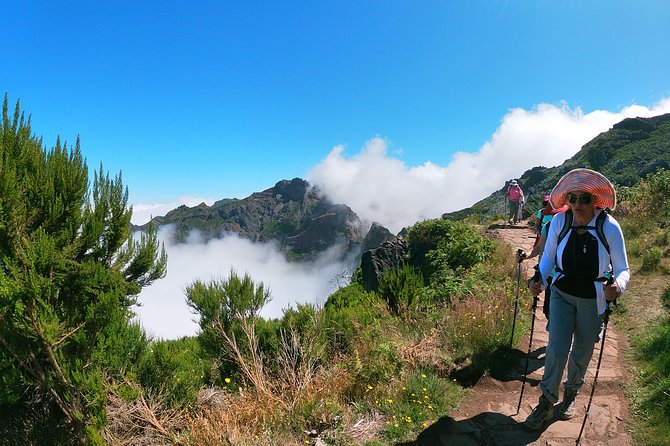 Pico do Areeiro to Pico Ruivo (PR 1) - Hiking Tour in Madeira - The final ascent: tunnels, bridges, narrow paths to Pico Ruivo (1861m)