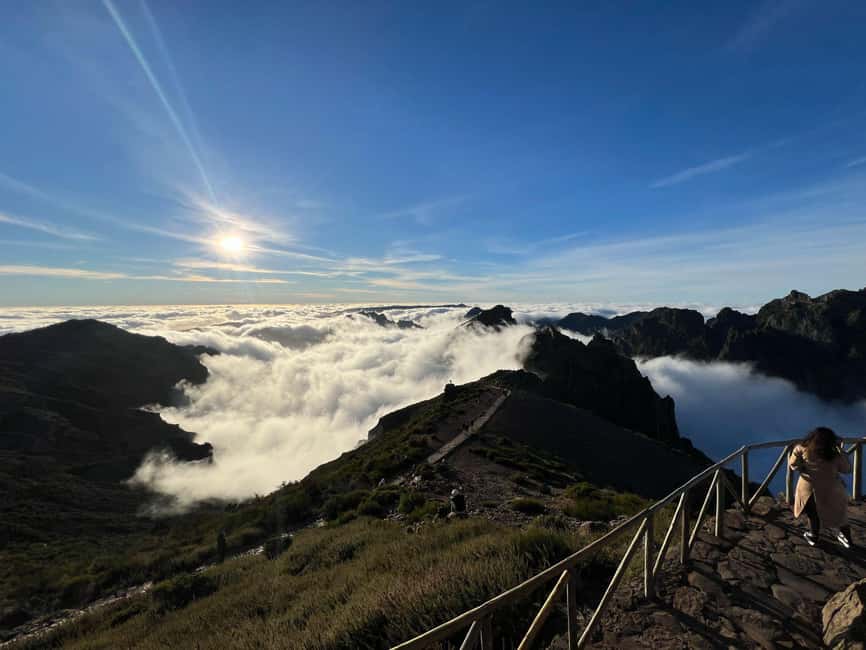 Pico do Areeiro to Ponta São Lourenço: East 4x4 Expedition - Climbing Toward Pico do Areeiro (1818 m) and Cloud Views