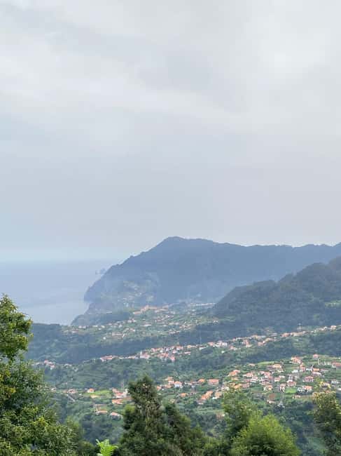 Pico do Areeiro to Ponta São Lourenço: East 4x4 Expedition - Santana Thatched Houses and a Photo-Friendly Waterfall Stop