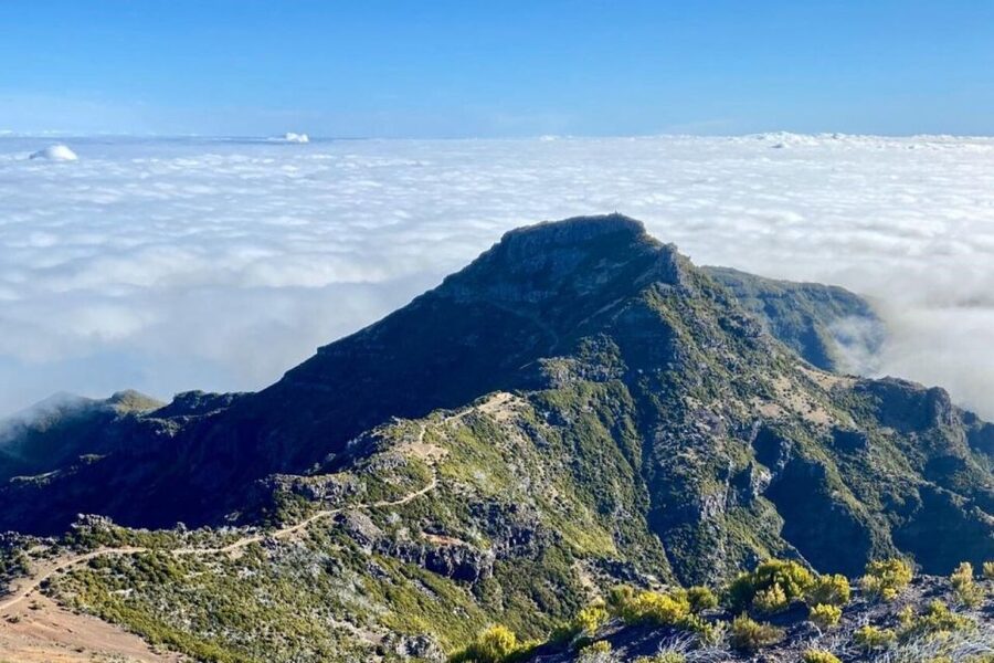 Pico Do Arieiro Pico Ruivo Sunrise or Morning Hike Transfers - Who Should Book This Pico to Pico Sunrise Transfer