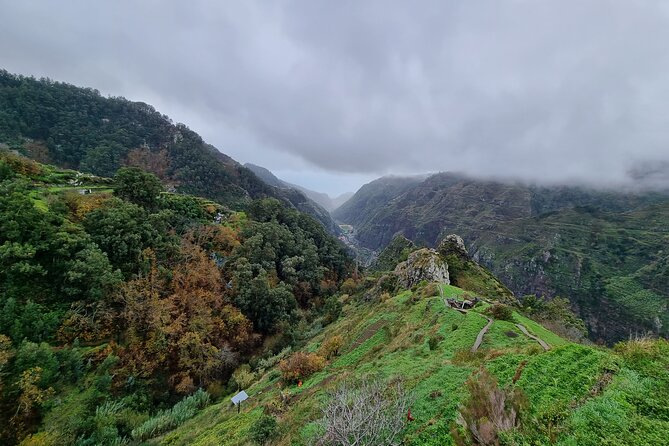 Private 4x4 Jeep Half Day - Picturesque Peaks, Vineyards, Skywalk - Time, Pace, and the Real Meaning of a Half-Day Tour