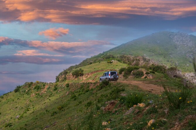 Private 4x4 Jeep Half Day - Picturesque Peaks, Vineyards, Skywalk - Edgar the Guide: English-Friendly, Flexible, and Proud of the Details
