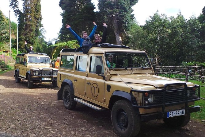Private Half-Day 4X4 Experience: East or West - Valley of the Nuns (Curral das Freiras): the historic mountain pocket