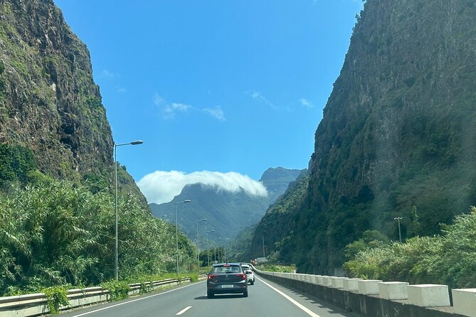 Private half-day tour in Madeira - Bar Castrinhos and poncha: a short tasting break that fits the schedule