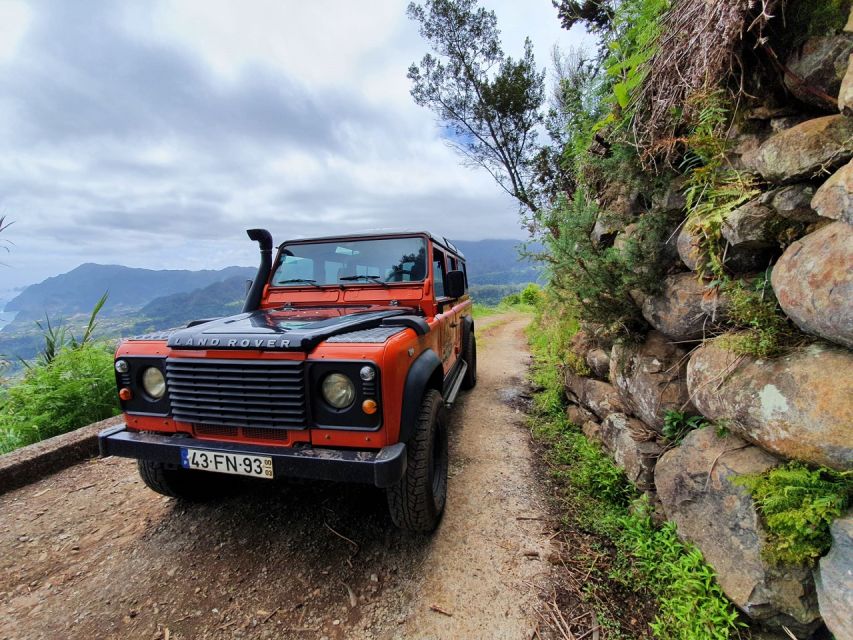 Private Jeep Tour Santana to East-Side - Guindastre glass platform viewpoint: the thrill stop