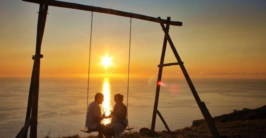 Private Swing Special place w/ Wine and Fruits 4x4 jipe tour - The big deal: getting timed right on Pico do Arieiro