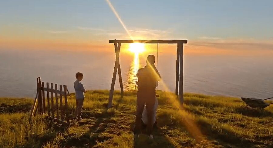 Private Swing Special place w/ Wine and Fruits 4x4 jipe tour - The short guided walk: nature time without the grind