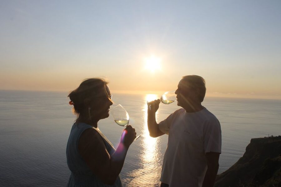 Private Swing Special place w/ Wine and Fruits 4x4 jipe tour - The route rhythm: photo stops, sightseeing, then the main show