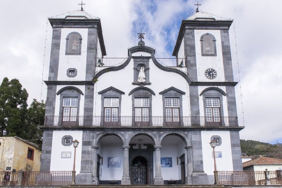 Private tour:Tuk Tuk Ride to Monte Funchal Toboggans - How the tuk tuk and guide make the logistics easier
