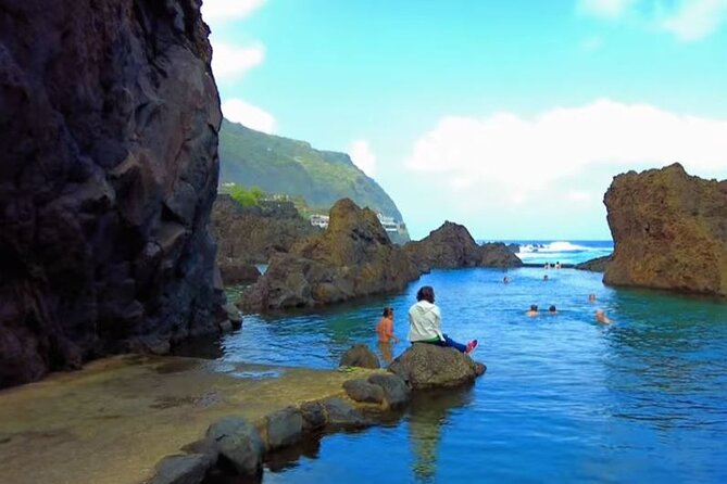 Small Group West Tour Waterfalls & Fanal Forest Tour - Stop 1 in Câmara de Lobos: a painter’s fishing village