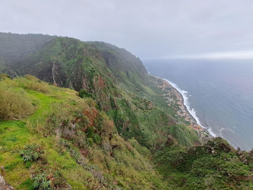 South Madeira: breathtaking coastal trip incl. Porto Moniz. - Prazeres and Ponta do Pargo lighthouse: where the water looks unreal