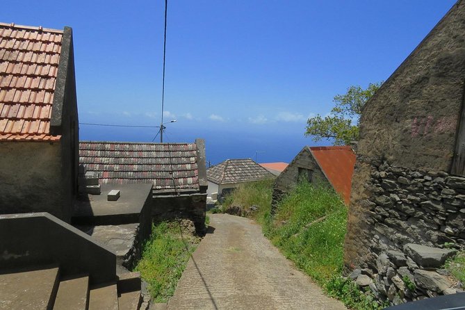 Southwest of Madeira and Calheta Paul do Mar 4x4 Full-Day Tour - The Big Finish: Ponta do Pargo and the Lighthouse Views