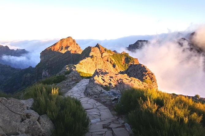 Sunrise Guided Hike PR1 Pico do Areeiro Pico Ruivo small group - Sunrise Photo Moments: What “Above the Clouds” Really Means