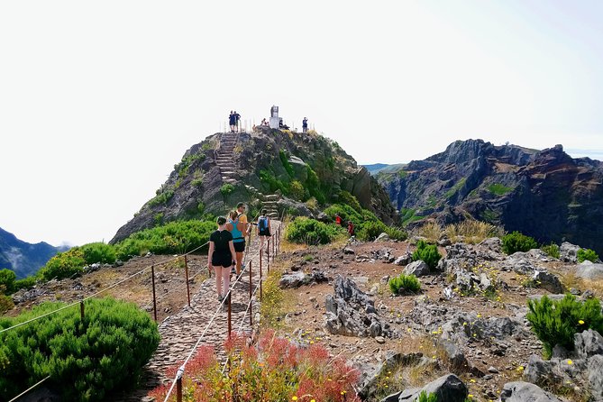 Sunrise Guided Hike PR1 Pico do Areeiro Pico Ruivo small group - Santana Traditional Houses: Culture After the Climb