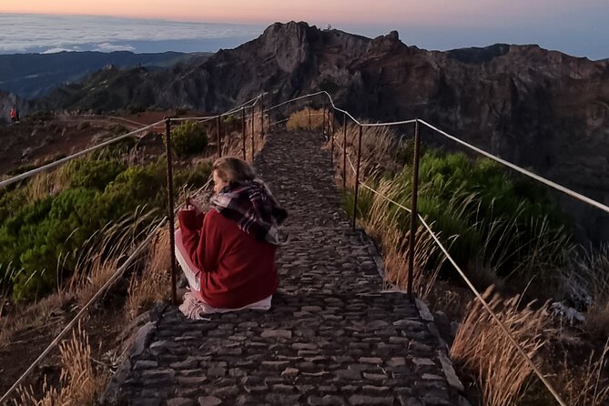 Sunrise in Areeiro Peak - Balcões de Ribeiro Frio: Easy Forest Walking in Laurisilva