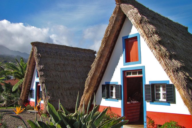 The East Tour-Pico do Areeiro,Santana & Pico do Facho Small Group - Pico do Arieiro: The 1,818-Meter View That Can Go Foggy