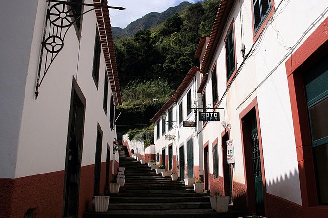 Tour - 8 Villages to the West - Cabo Girão: A 580-Meter View That Changes Your Sense of Scale